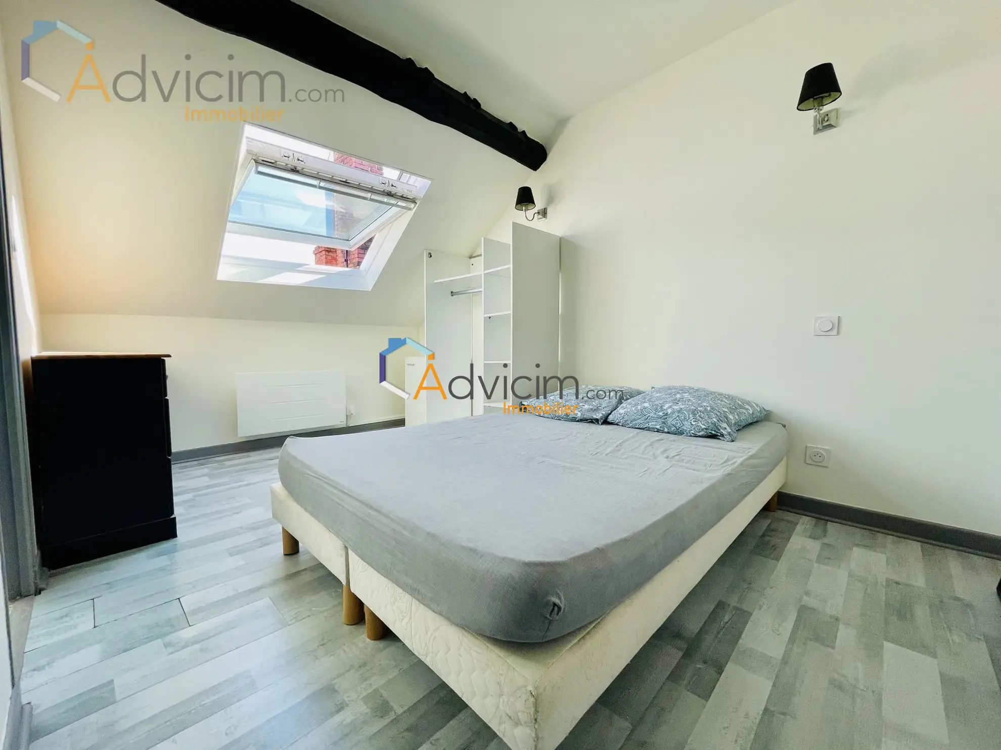 Appartement 2 pièces rénové de 27 m² à Orléans, vue Loire et cathédrale 