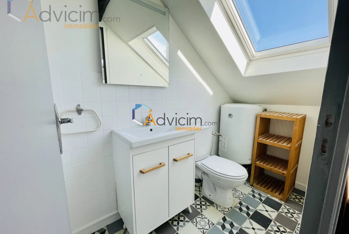 Appartement 2 pièces rénové de 27 m² à Orléans, vue Loire et cathédrale 
