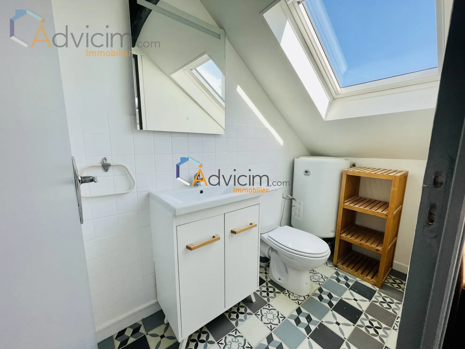 Appartement 2 pièces rénové de 27 m² à Orléans, vue Loire et cathédrale 