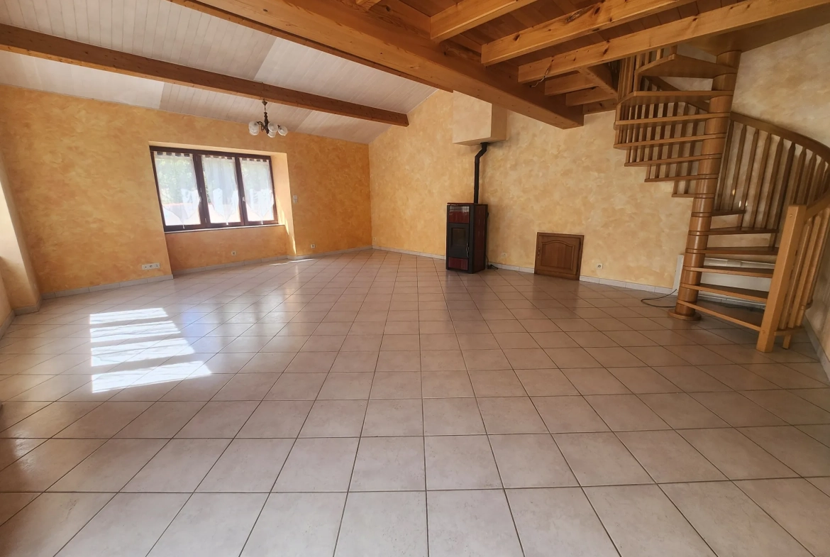 Maison de campagne avec 4 chambres à La Réorthe - Calme et authenticité 