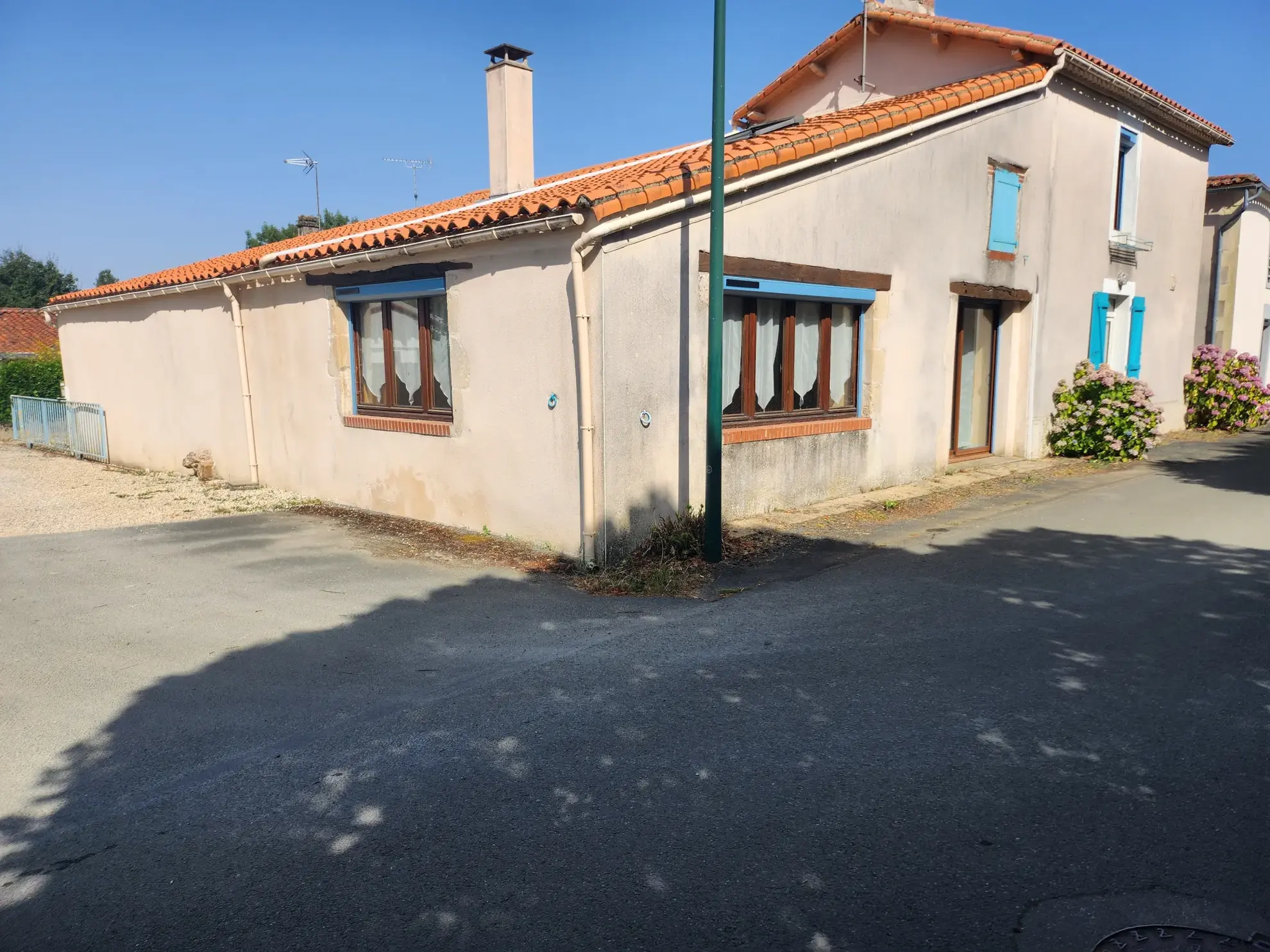 Maison de campagne avec 4 chambres à La Réorthe - Calme et authenticité 