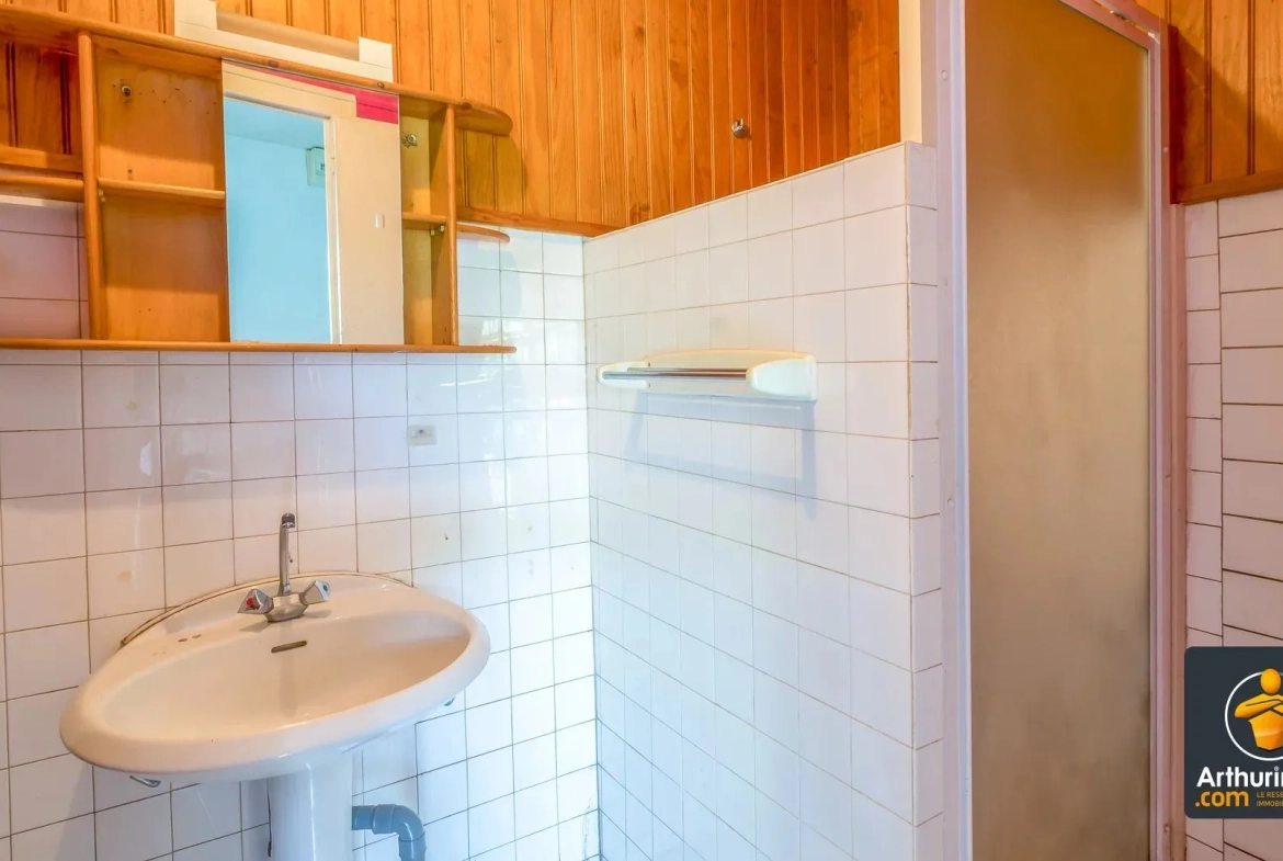 Maison 3 pièces à rénover avec jardin de 346 m² à Pierre-Bénite - Projet personnalisé 