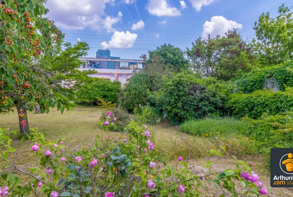 Maison 3 pièces à rénover avec jardin de 346 m² à Pierre-Bénite - Projet personnalisé 