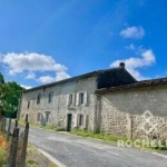 Charmante maison ancienne de 116 m² avec jardin à Saint-Julien-de-l'Escap
