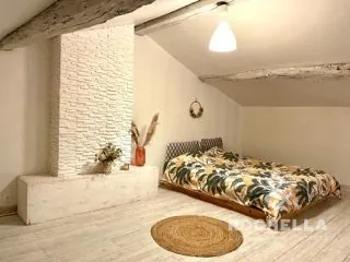 Charmante maison ancienne de 116 m² avec jardin à Saint-Julien-de-l'Escap 