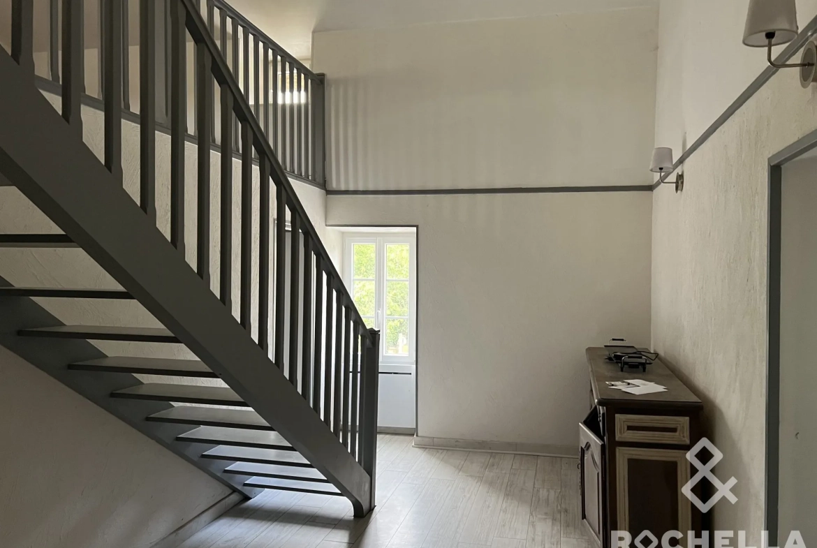 Charmante maison ancienne de 116 m² avec jardin à Saint-Julien-de-l'Escap 