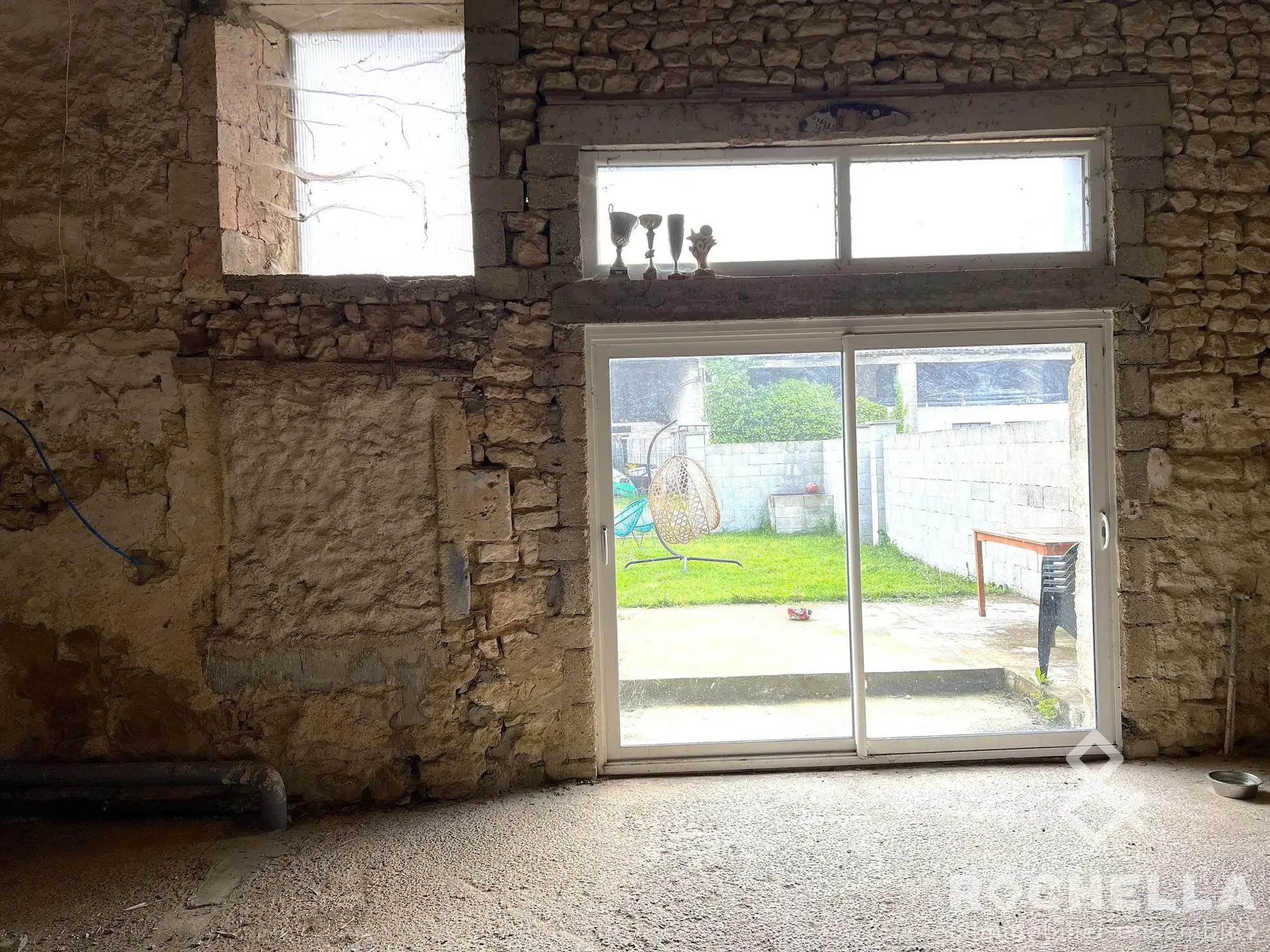 Charmante maison ancienne de 116 m² avec jardin à Saint-Julien-de-l'Escap 