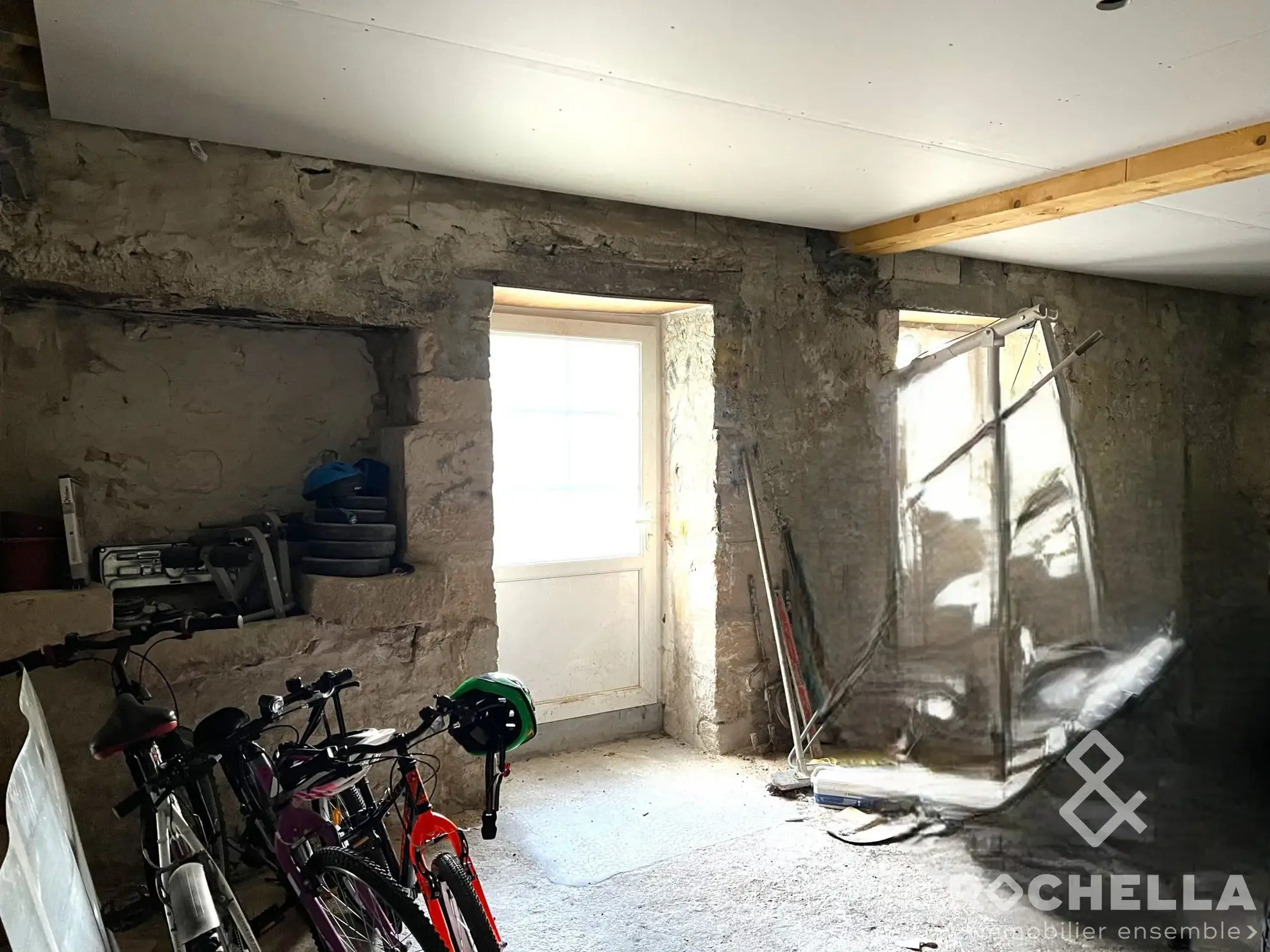 Charmante maison ancienne de 116 m² avec jardin à Saint-Julien-de-l'Escap 