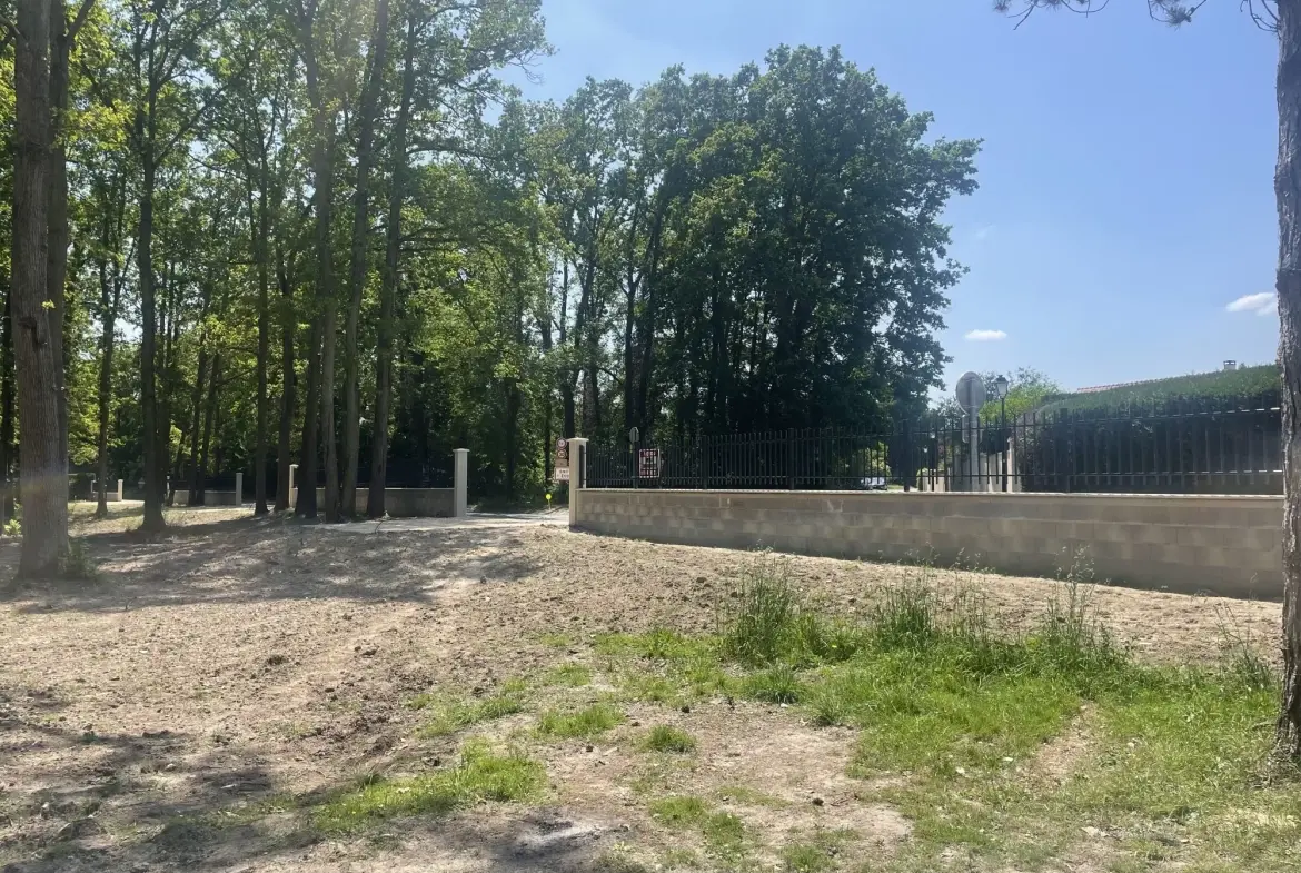 Terrain constructible à Oncy-sur-Ecole près de Milly-la-Forêt 