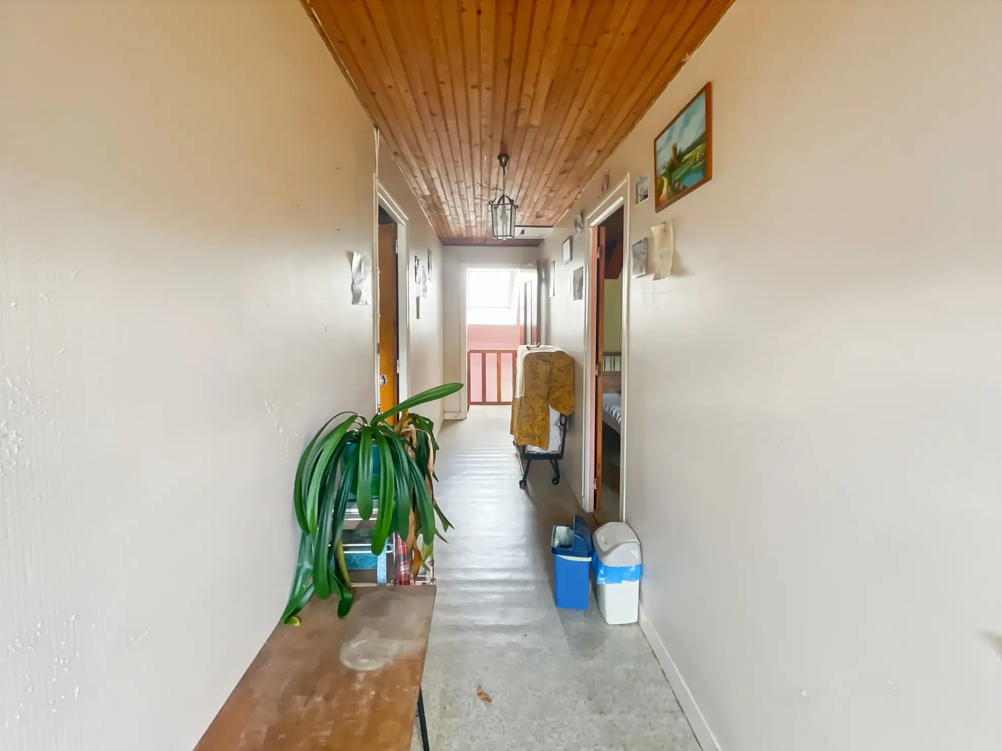 Charmante maison en pierre de 130 m² à Taupont avec dépendances et grand terrain 