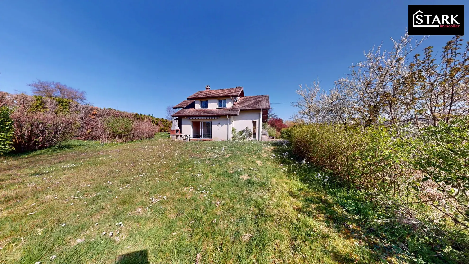 Maison à rénover de 116 m² à Courtelevant avec grand terrain et potentiel exceptionnel 