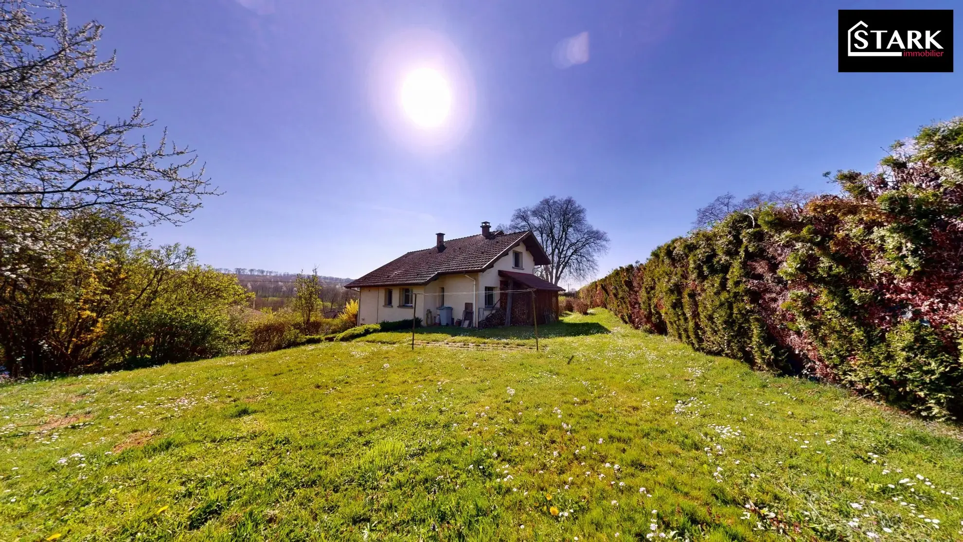 Maison à rénover de 116 m² à Courtelevant avec grand terrain et potentiel exceptionnel 