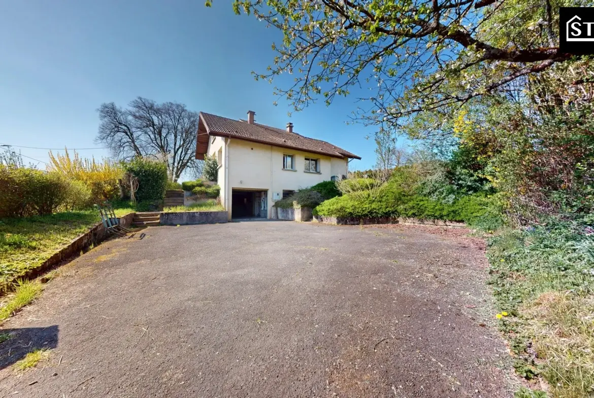 Maison à rénover de 116 m² à Courtelevant avec grand terrain et potentiel exceptionnel 