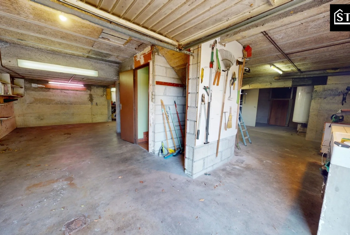 Maison à rénover de 116 m² à Courtelevant avec grand terrain et potentiel exceptionnel 