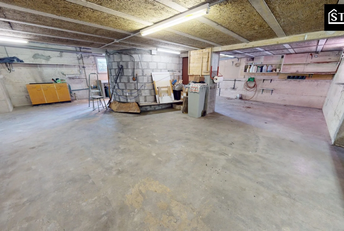 Maison à rénover de 116 m² à Courtelevant avec grand terrain et potentiel exceptionnel 