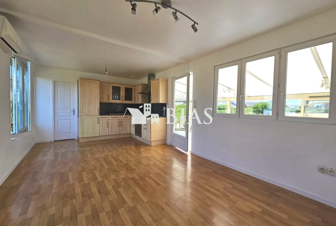 À vendre pavillon de plain-pied lumineux au Neubourg avec véranda 