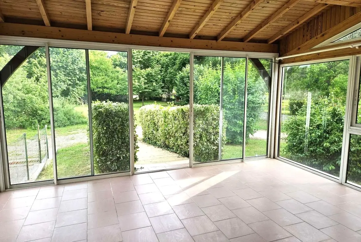 Villa élégante rénovée en 1980 avec grand terrain à Lavardac (47) 