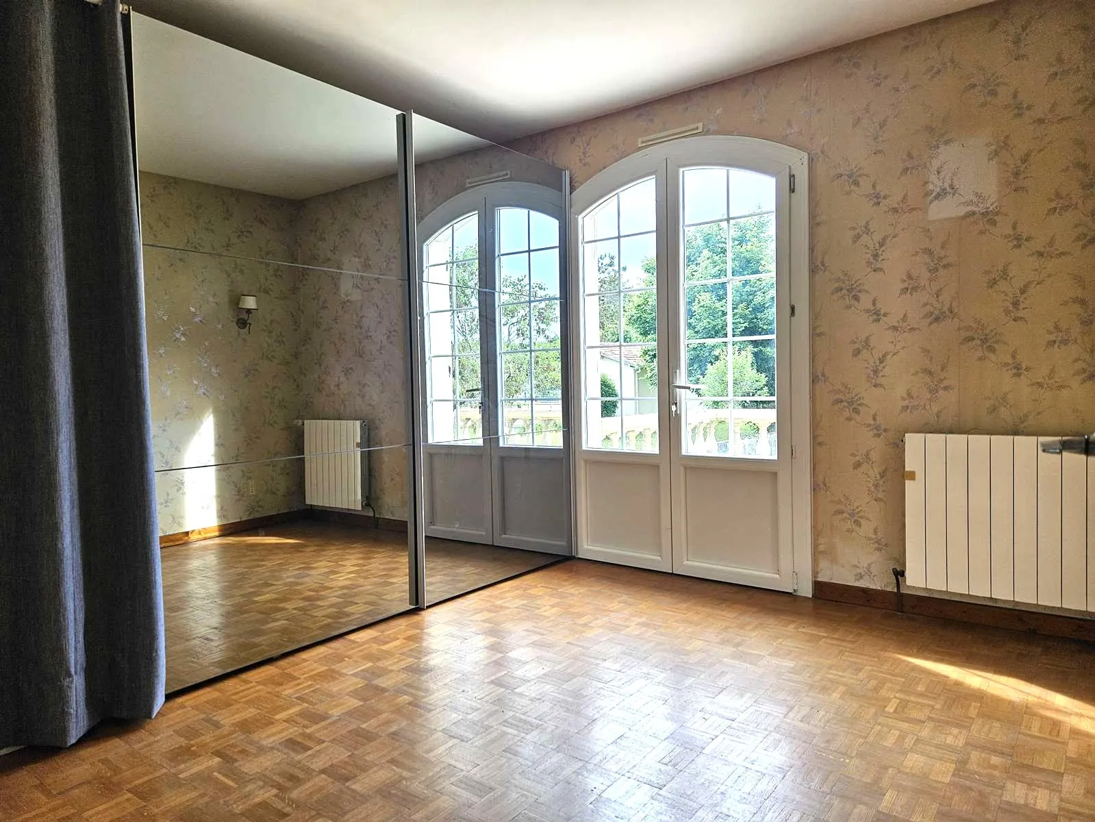 Villa élégante rénovée en 1980 avec grand terrain à Lavardac (47) 