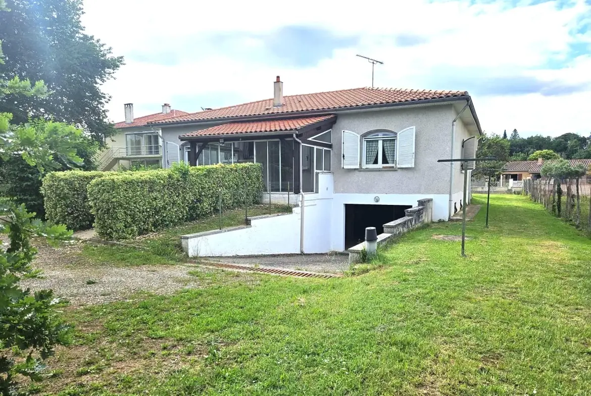Villa élégante rénovée en 1980 avec grand terrain à Lavardac (47) 