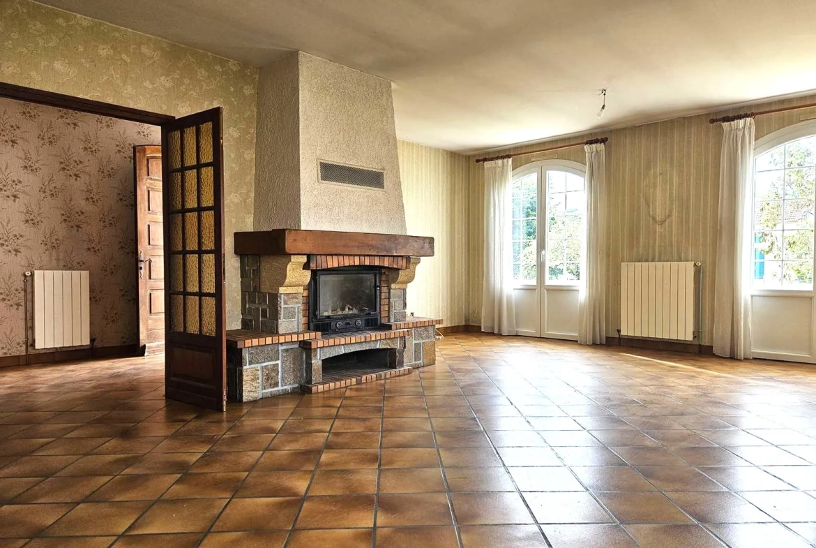 Villa élégante rénovée en 1980 avec grand terrain à Lavardac (47) 