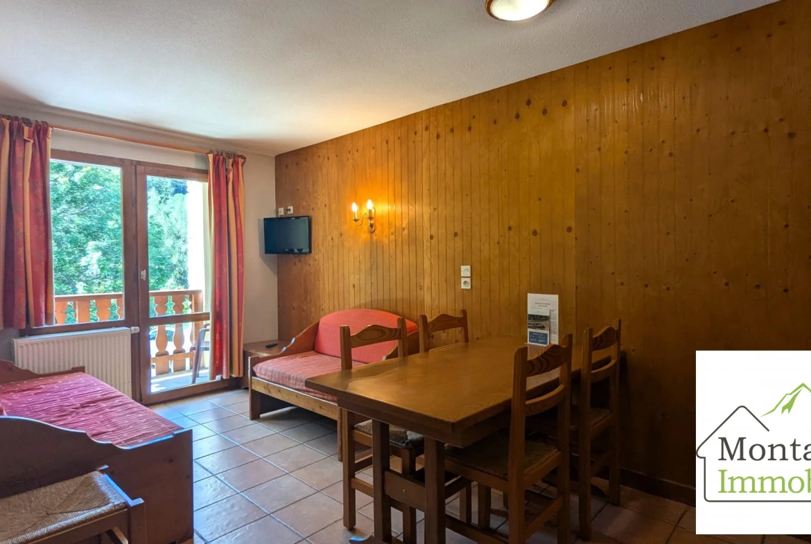 Appartement à Val Cenis Lanslevillard avec balcon, bail commercial et revenu locatif élevé 