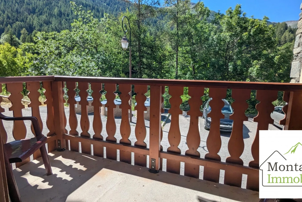 Appartement à Val Cenis Lanslevillard avec balcon, bail commercial et revenu locatif élevé 