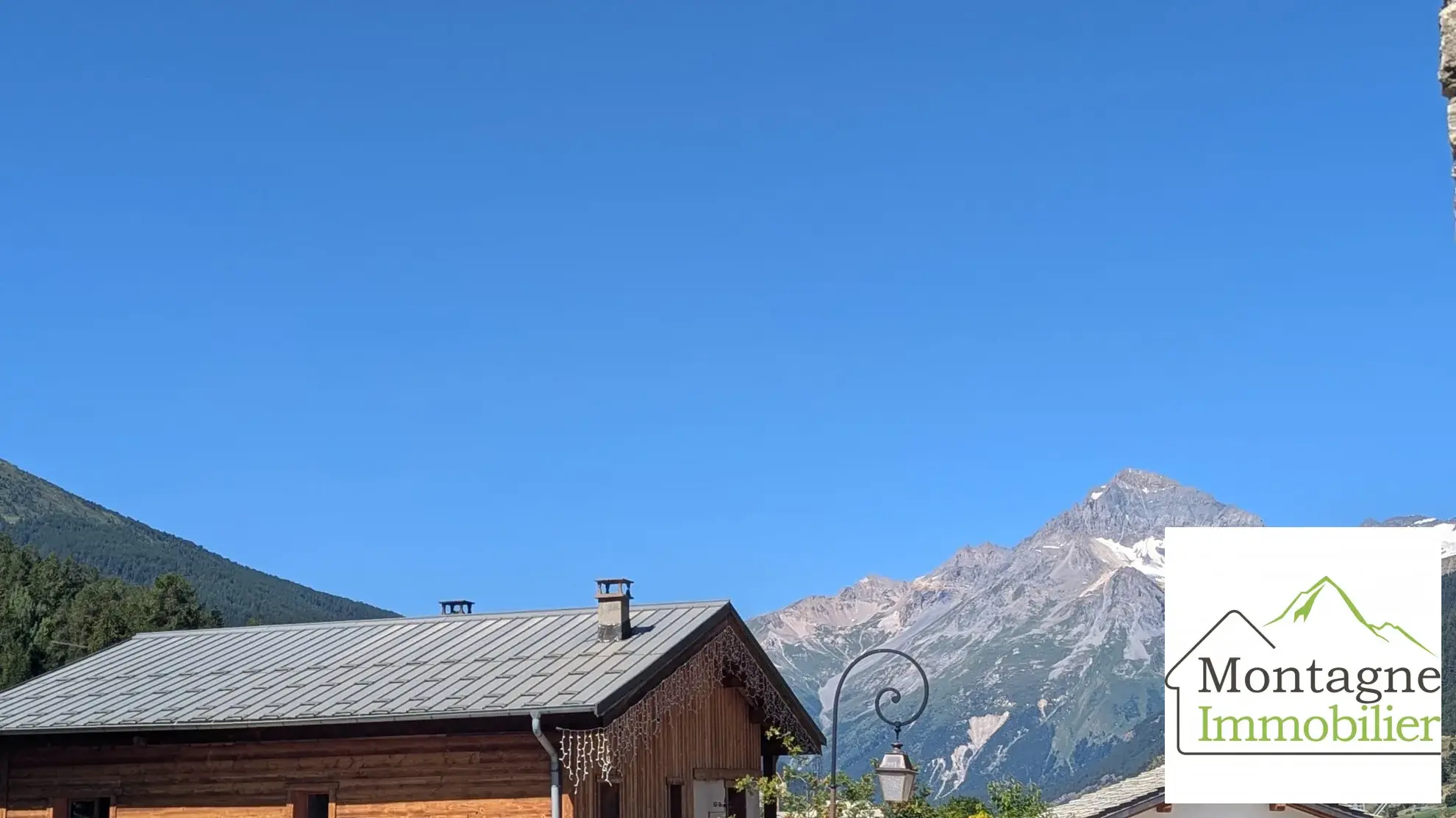 Appartement à Val Cenis Lanslevillard avec balcon, bail commercial et revenu locatif élevé 