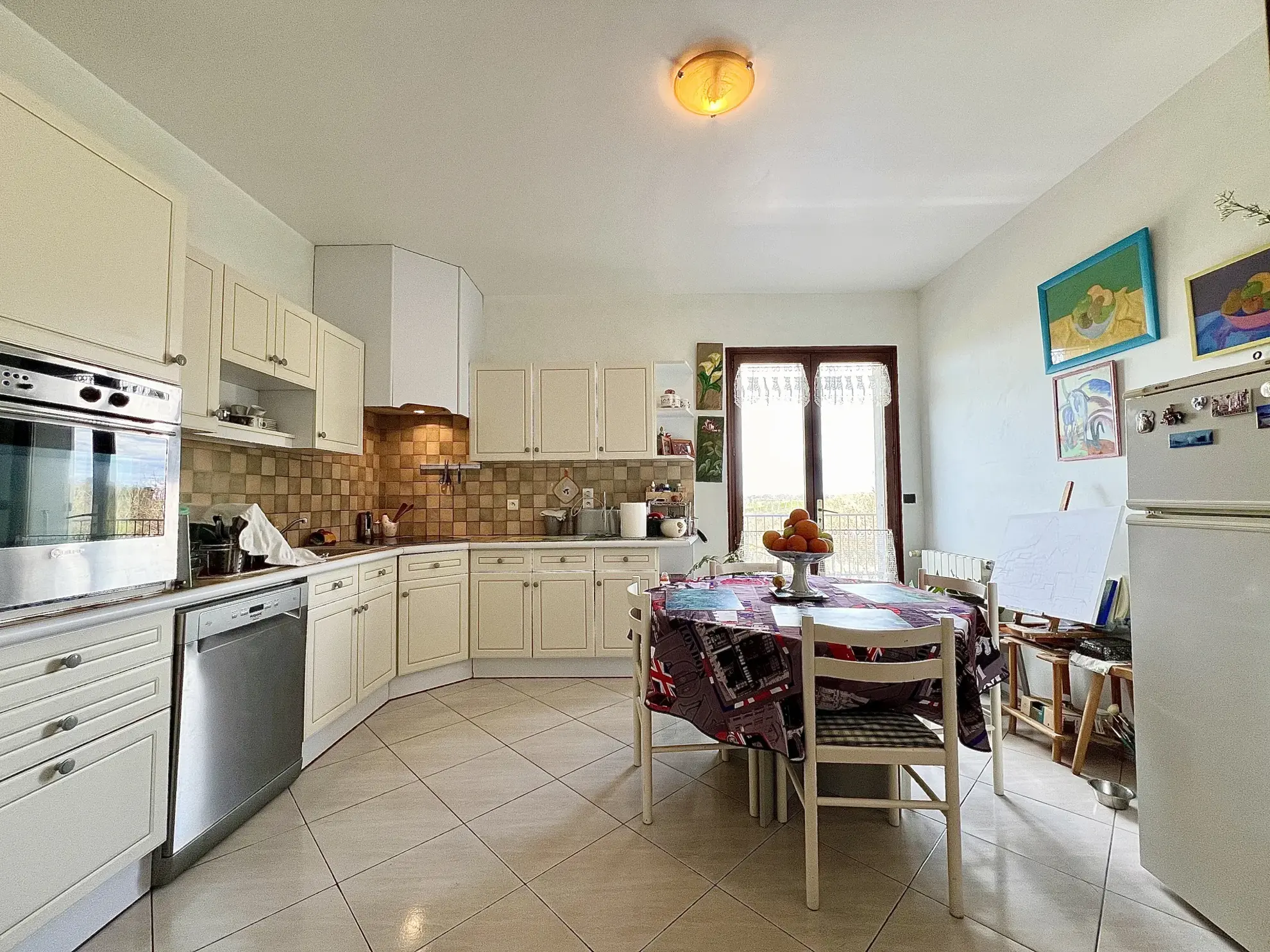 Maison familiale avec 4 chambres, terrasse et grand terrain à Puylaurens 