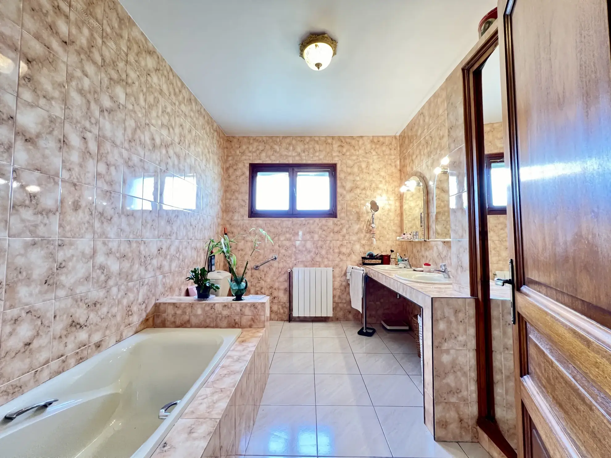 Maison familiale avec 4 chambres, terrasse et grand terrain à Puylaurens 