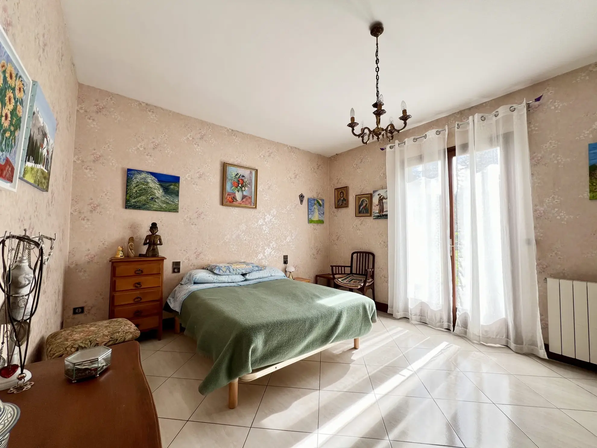 Maison familiale avec 4 chambres, terrasse et grand terrain à Puylaurens 