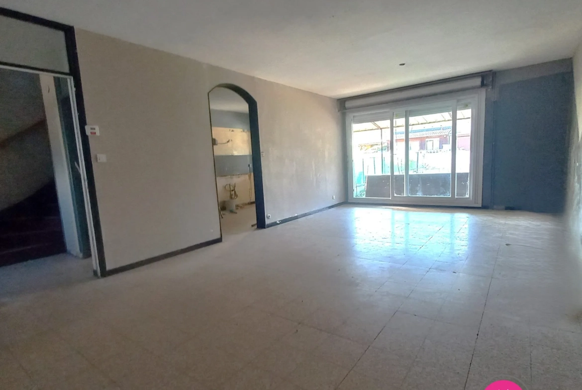 Maison à rénover de 92 m² avec 3 chambres et sous-sol complet à Bruay-sur-l'Escaut 
