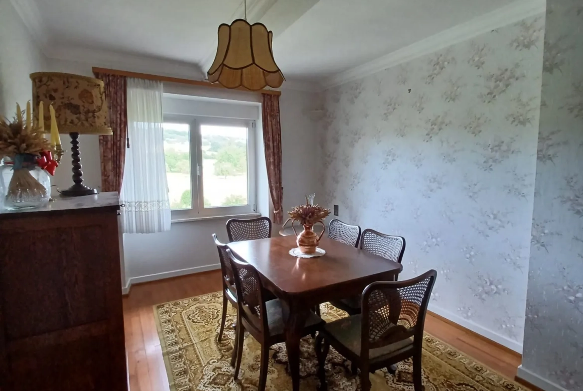 Maison familiale mitoyenne de 152 m² à Berg avec vue exceptionnelle et jardin 