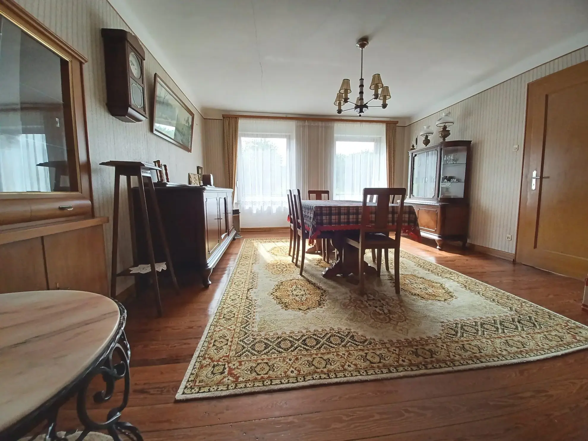 Maison familiale mitoyenne de 152 m² à Berg avec vue exceptionnelle et jardin 