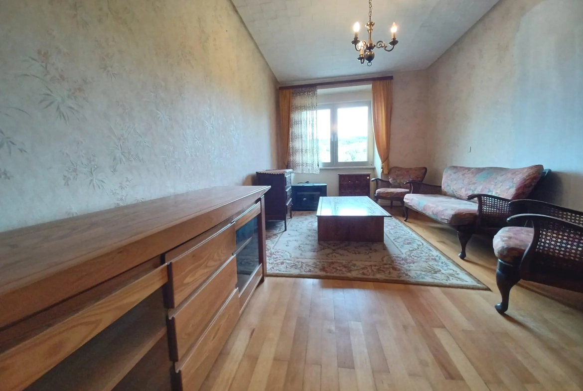 Maison familiale mitoyenne de 152 m² à Berg avec vue exceptionnelle et jardin 