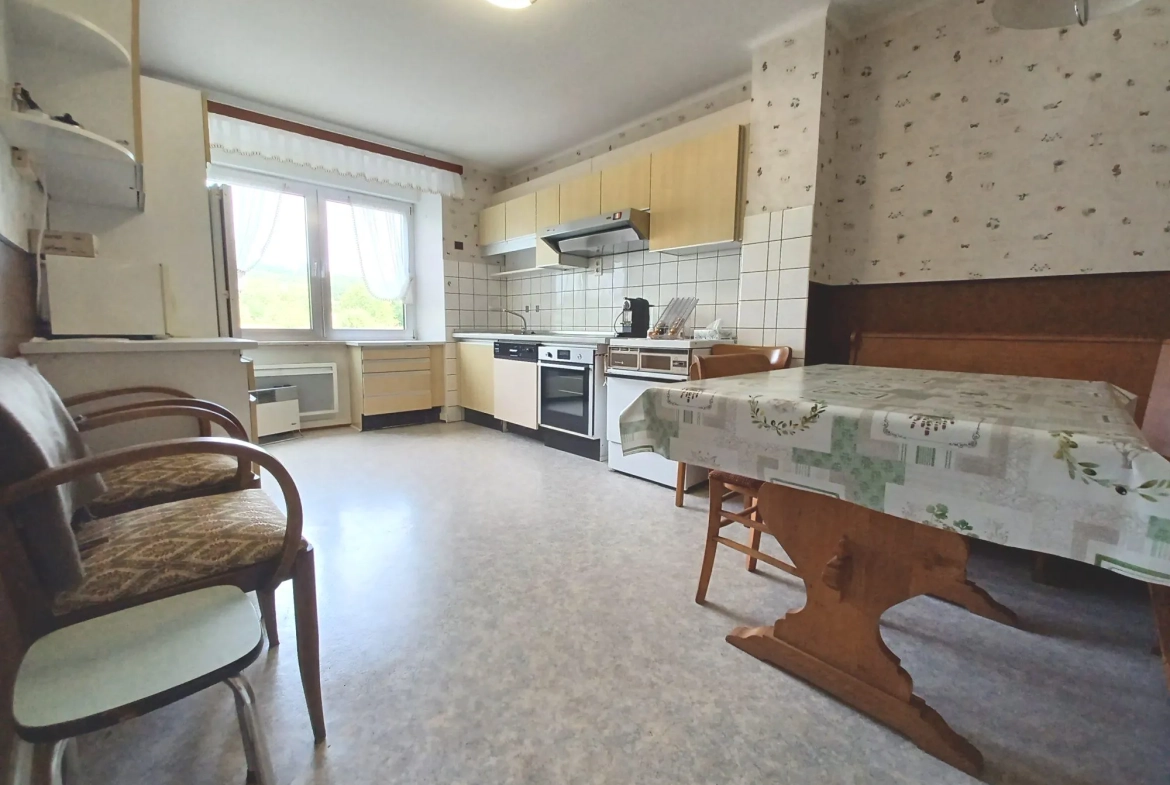 Maison familiale mitoyenne de 152 m² à Berg avec vue exceptionnelle et jardin 