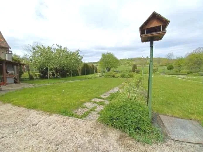 Maison familiale mitoyenne de 152 m² à Berg avec vue exceptionnelle et jardin 