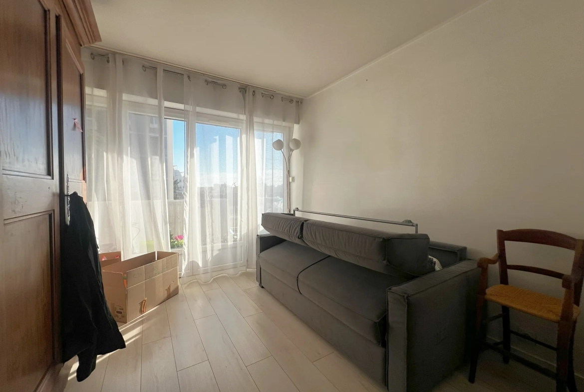 Appartement T3 lumineux de 80 m² avec balcon et garage à Nîmes 