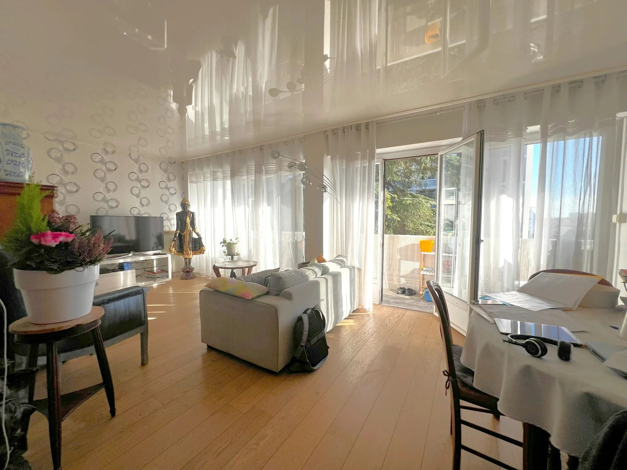 Appartement T3 lumineux de 80 m² avec balcon et garage à Nîmes 