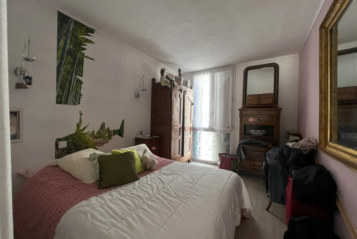 Appartement T3 lumineux de 80 m² avec balcon et garage à Nîmes 