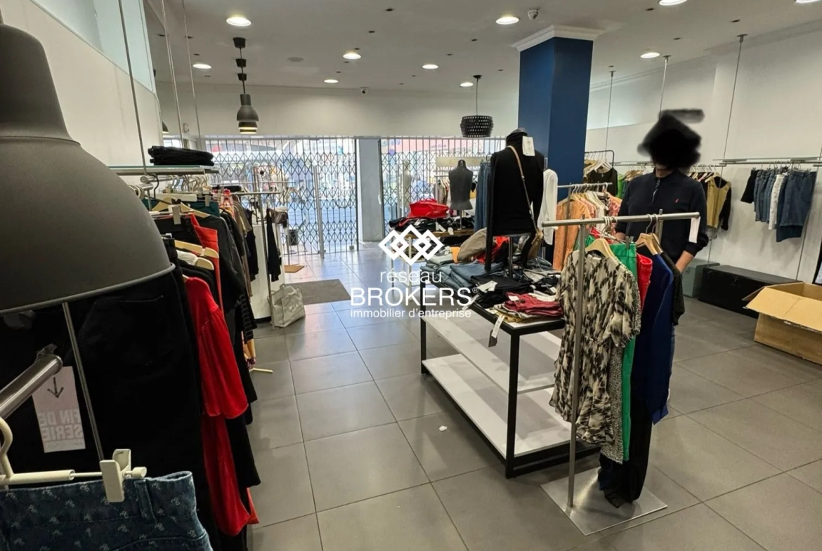 Local commercial de 80 m² à vendre à Nice, idéal pour commerce ou services proche Place Garibaldi 