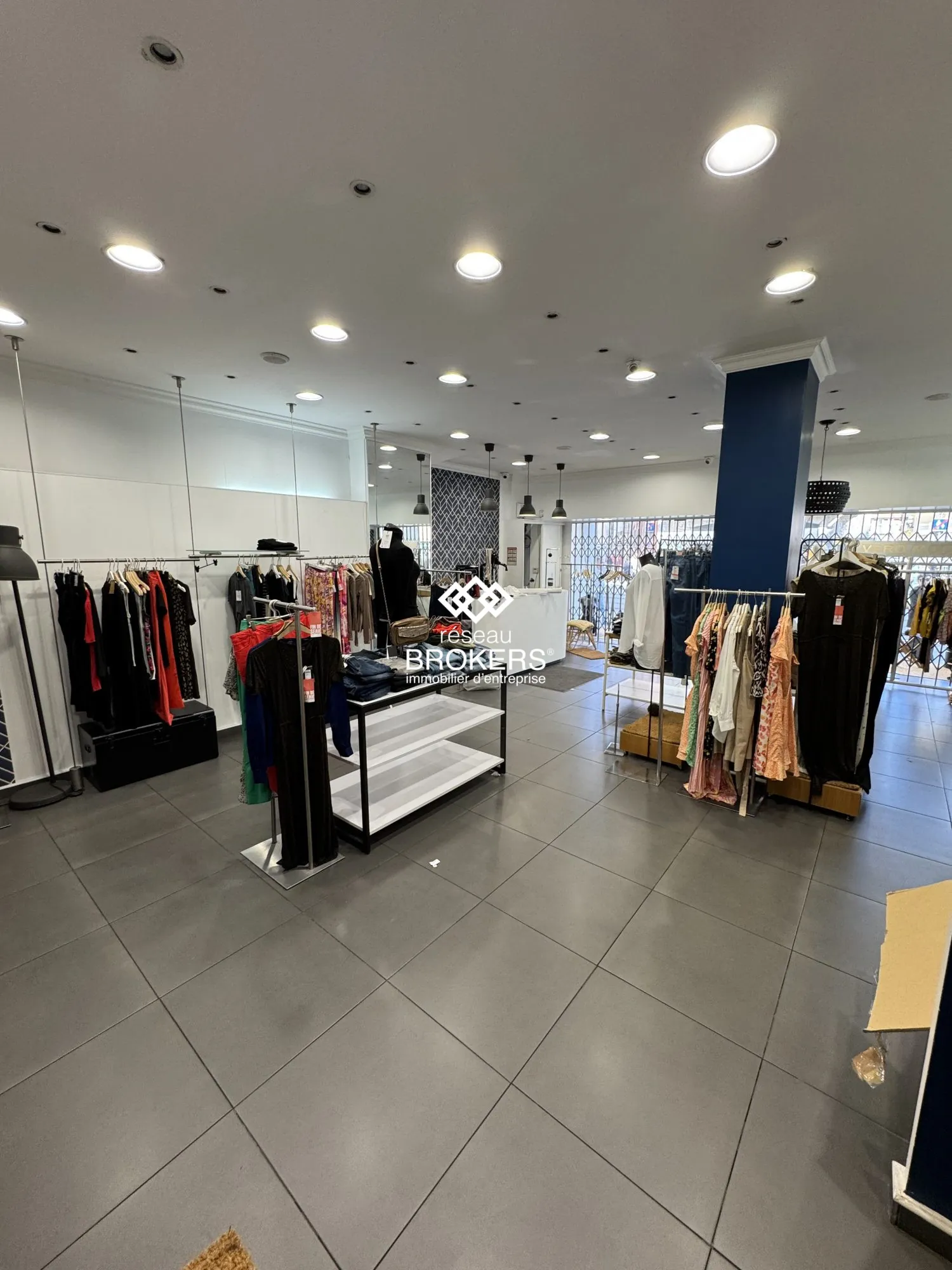 Local commercial de 80 m² à vendre à Nice, idéal pour commerce ou services proche Place Garibaldi 