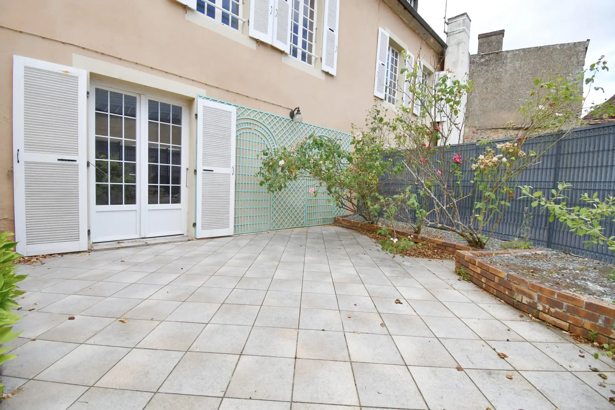 Maison de ville avec terrasse et garage en plein centre d'Autun - 120 m² 