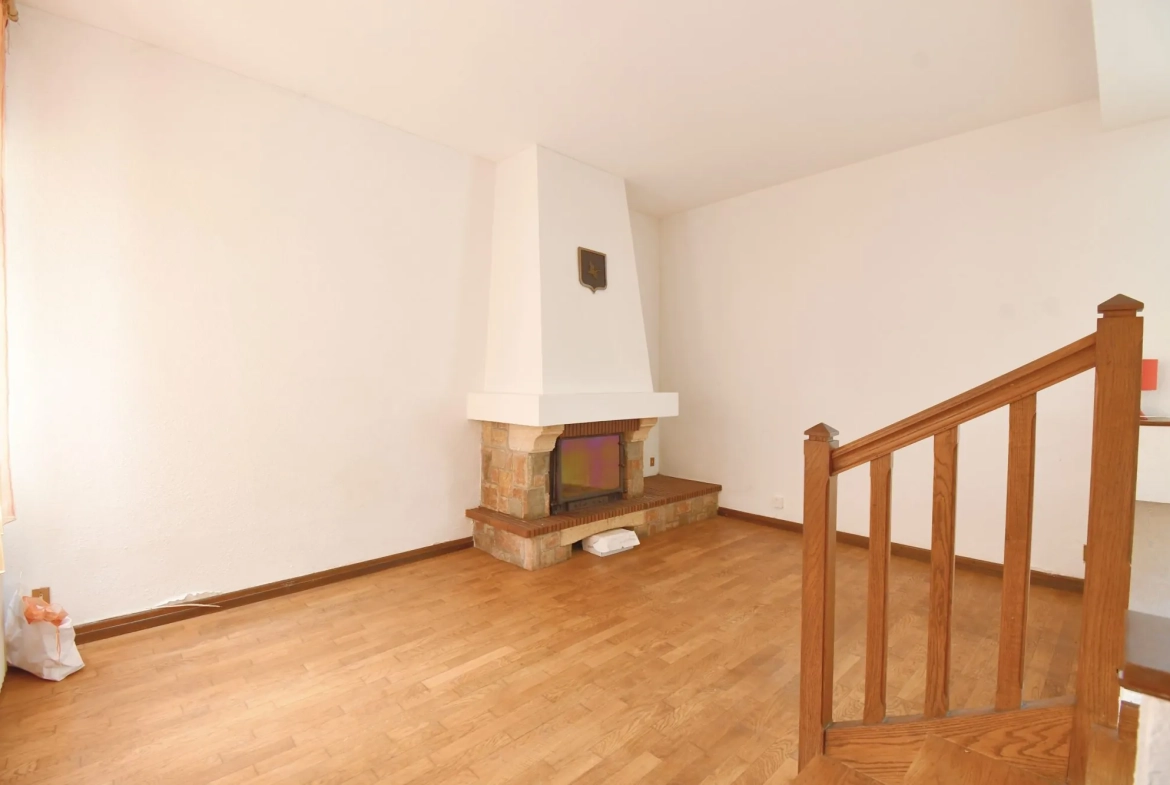 Maison de ville avec terrasse et garage en plein centre d'Autun - 120 m² 