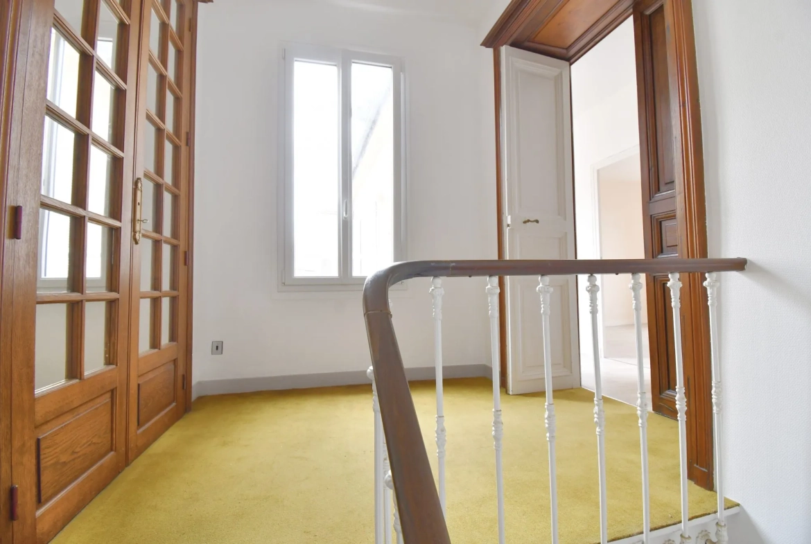 Maison de ville avec terrasse et garage en plein centre d'Autun - 120 m² 