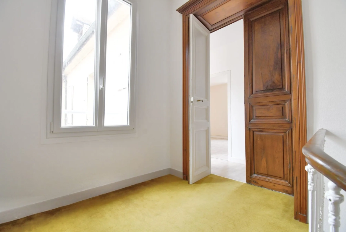Maison de ville avec terrasse et garage en plein centre d'Autun - 120 m² 