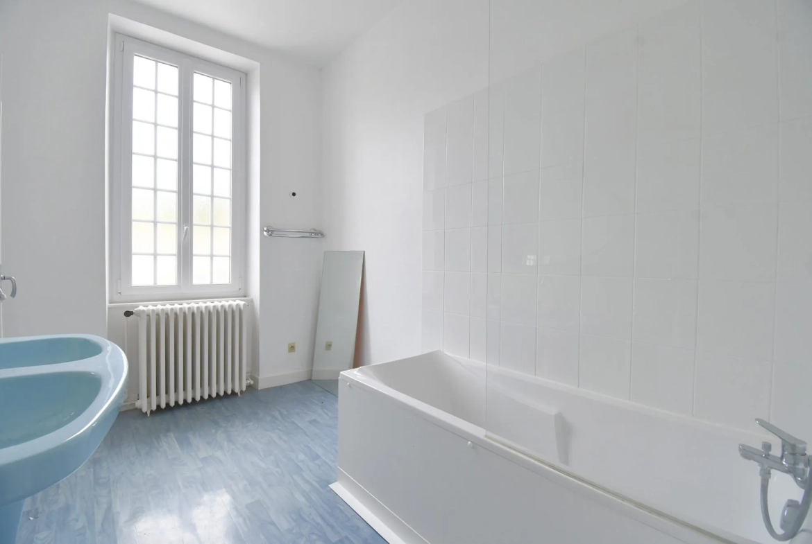 Maison de ville avec terrasse et garage en plein centre d'Autun - 120 m² 