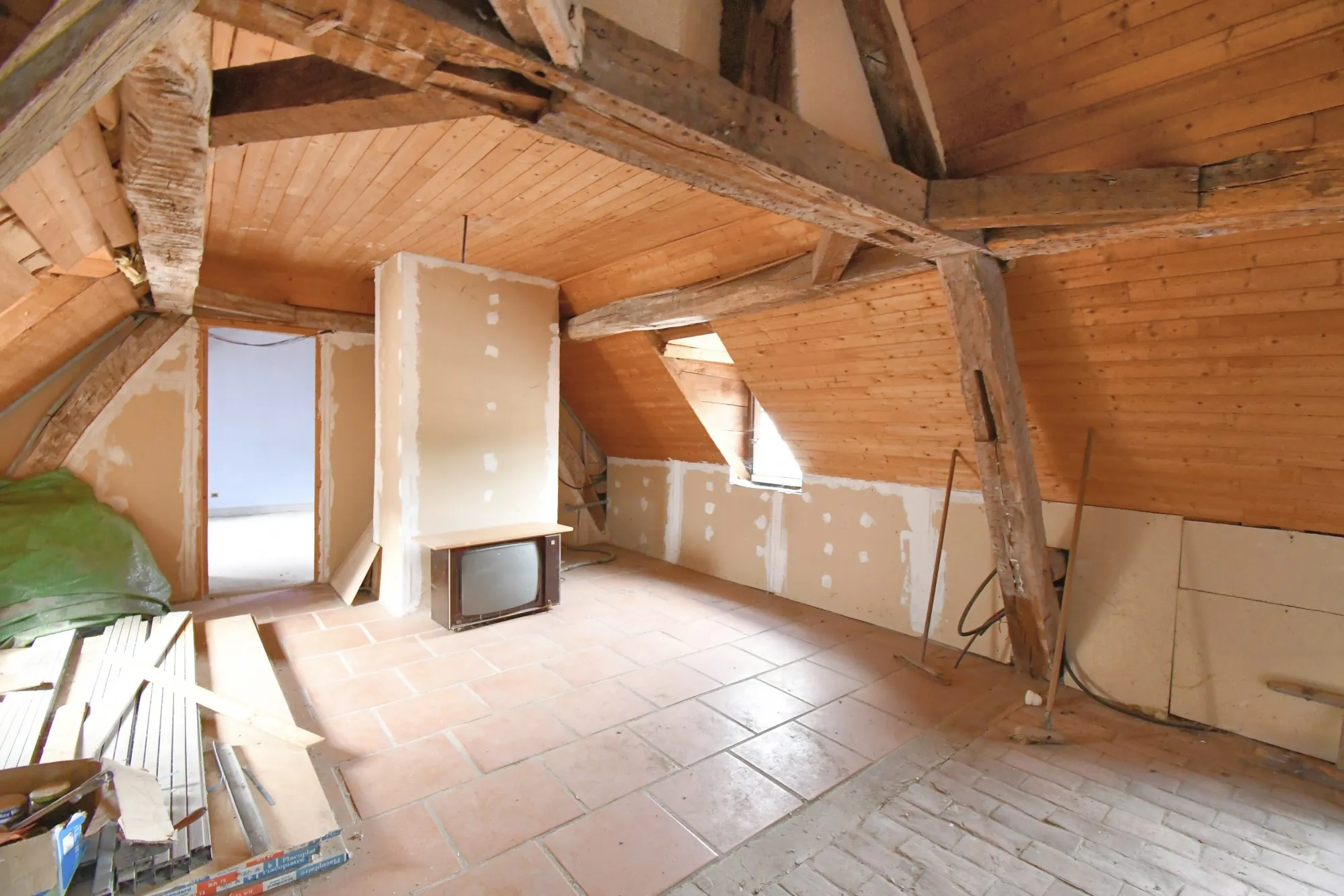 Maison de ville avec terrasse et garage en plein centre d'Autun - 120 m² 