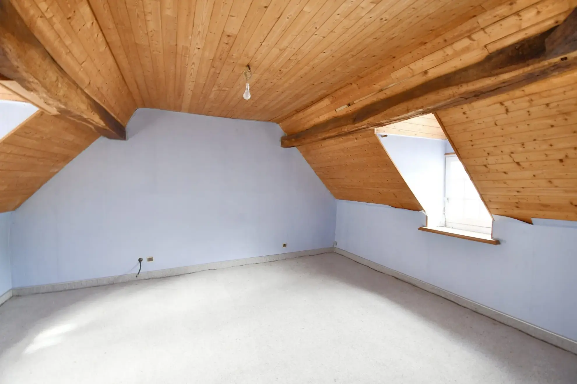 Maison de ville avec terrasse et garage en plein centre d'Autun - 120 m² 