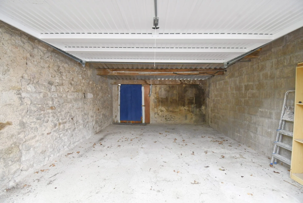 Maison de ville avec terrasse et garage en plein centre d'Autun - 120 m² 