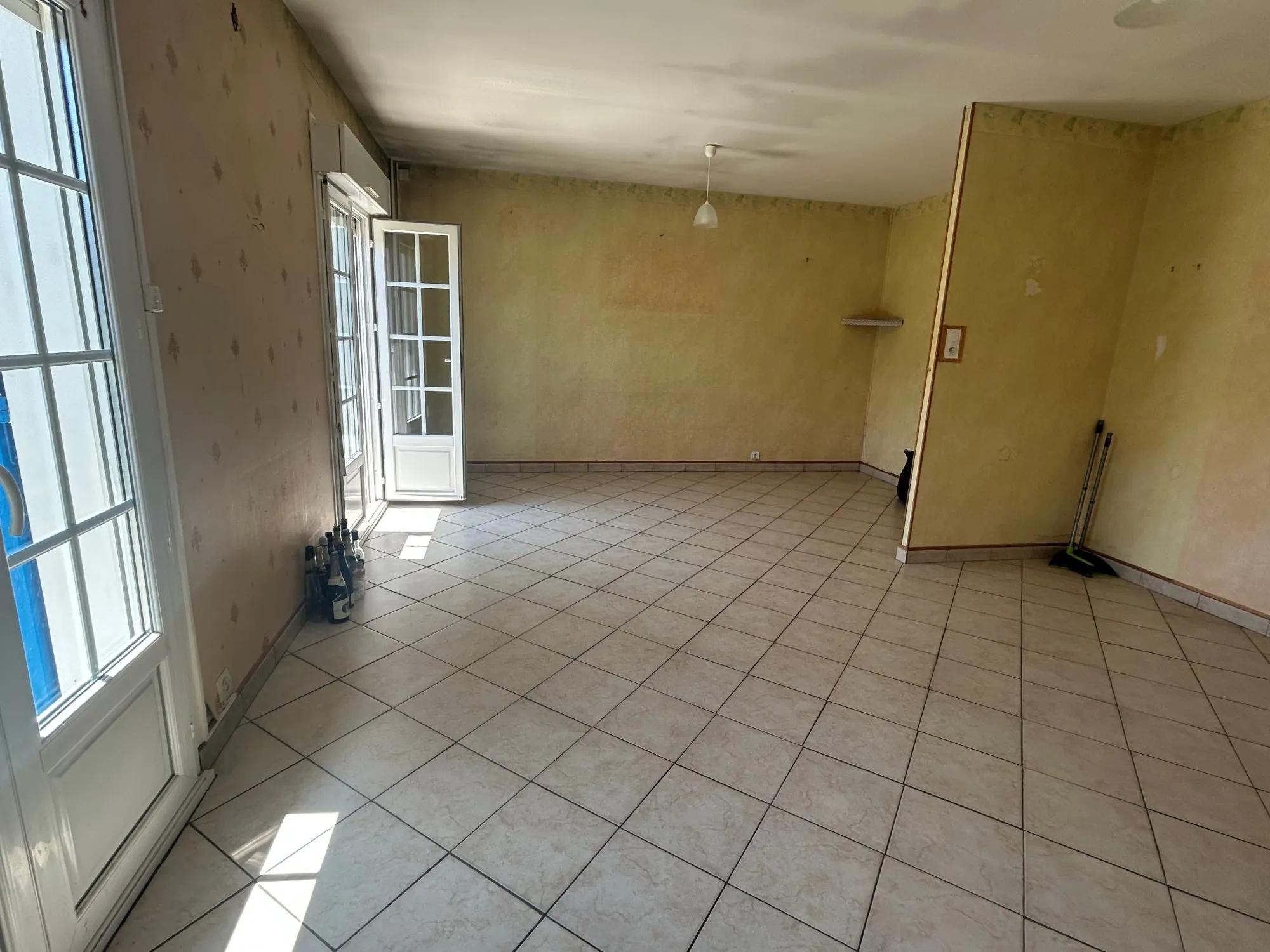 Vente maison pavillon lumineux avec jardin à Verneuil près de Dormans 